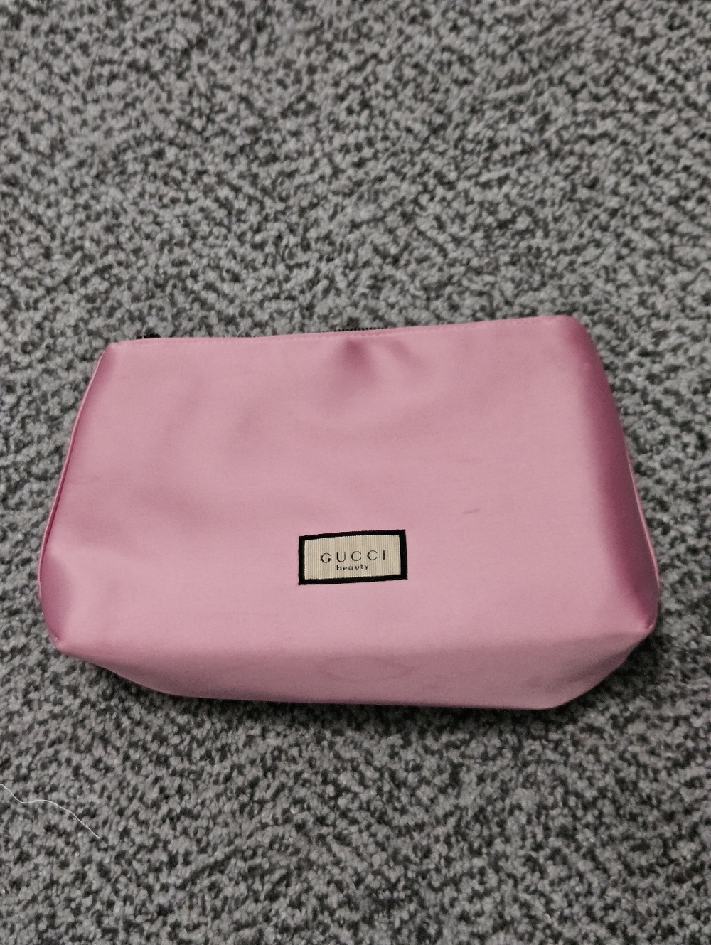 Sale: Gucci Beauty Comestic Bag - Picture 2 of 9
